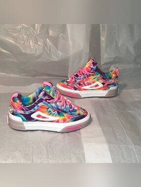 Fila Sneakers Brand NEW Women size 5 = 3.5Y